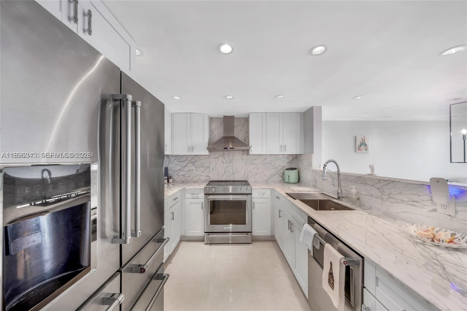 A11896345 — Miami Beach