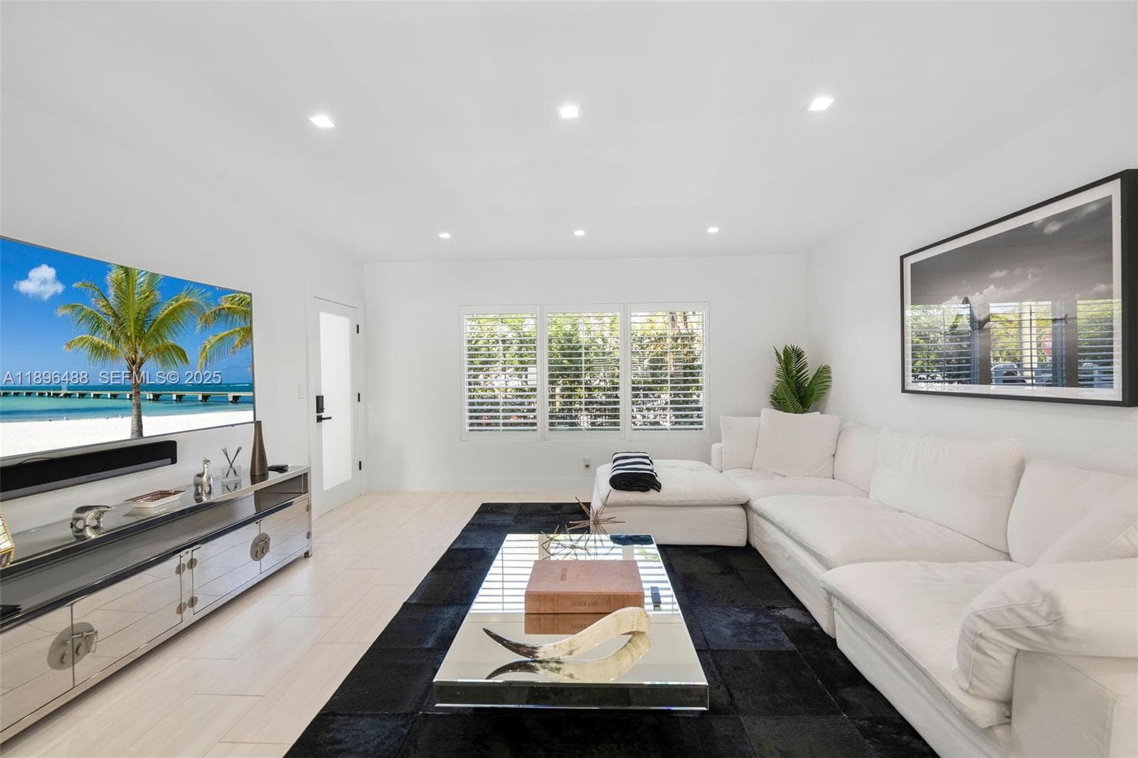 A11896488 — Miami Beach — 6