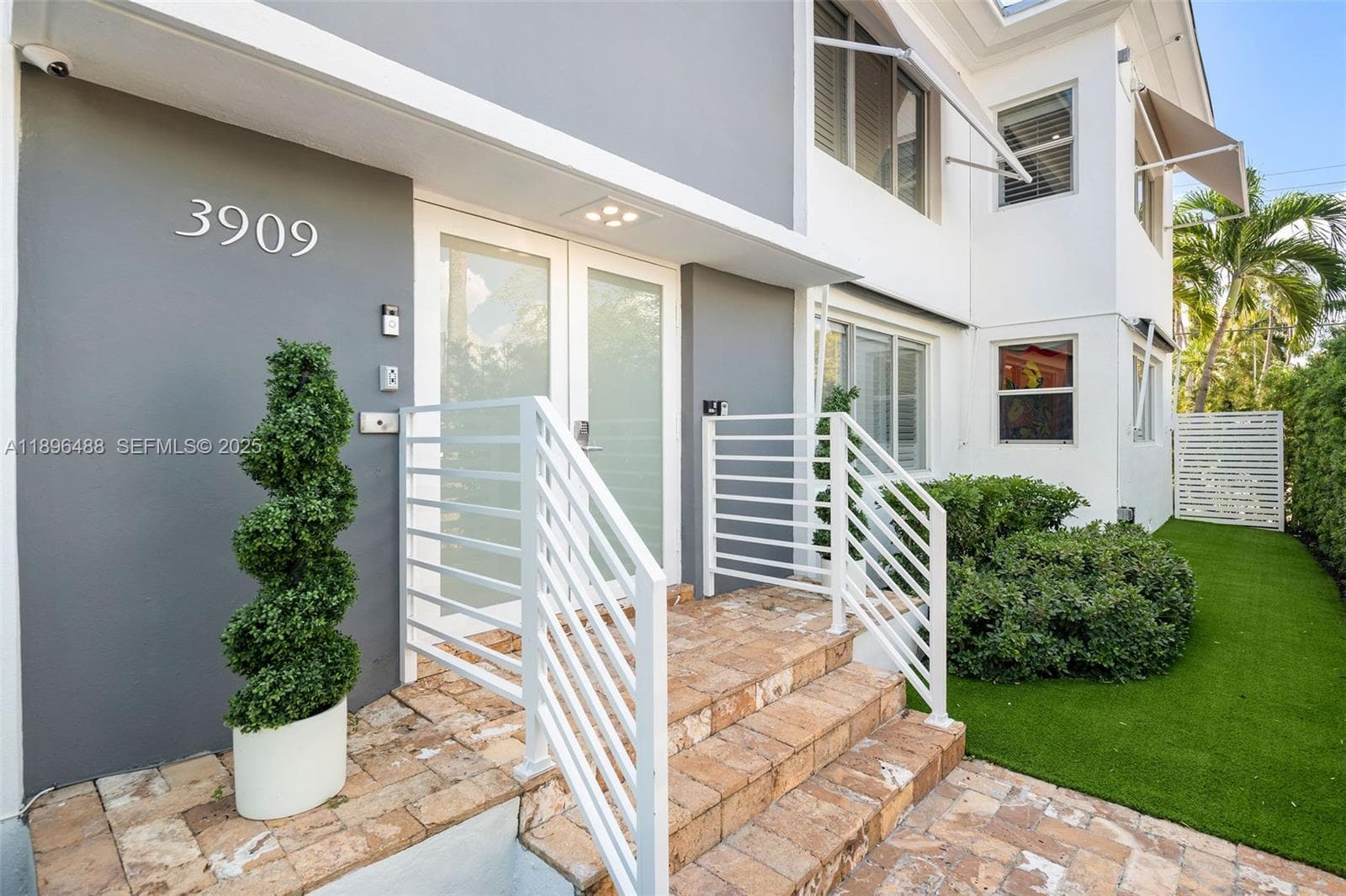 A11896488 — Miami Beach — 29