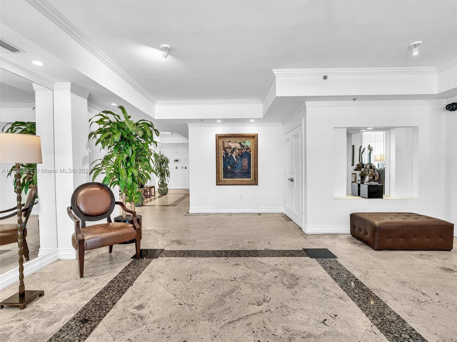 A11896585 — Miami Beach — 16