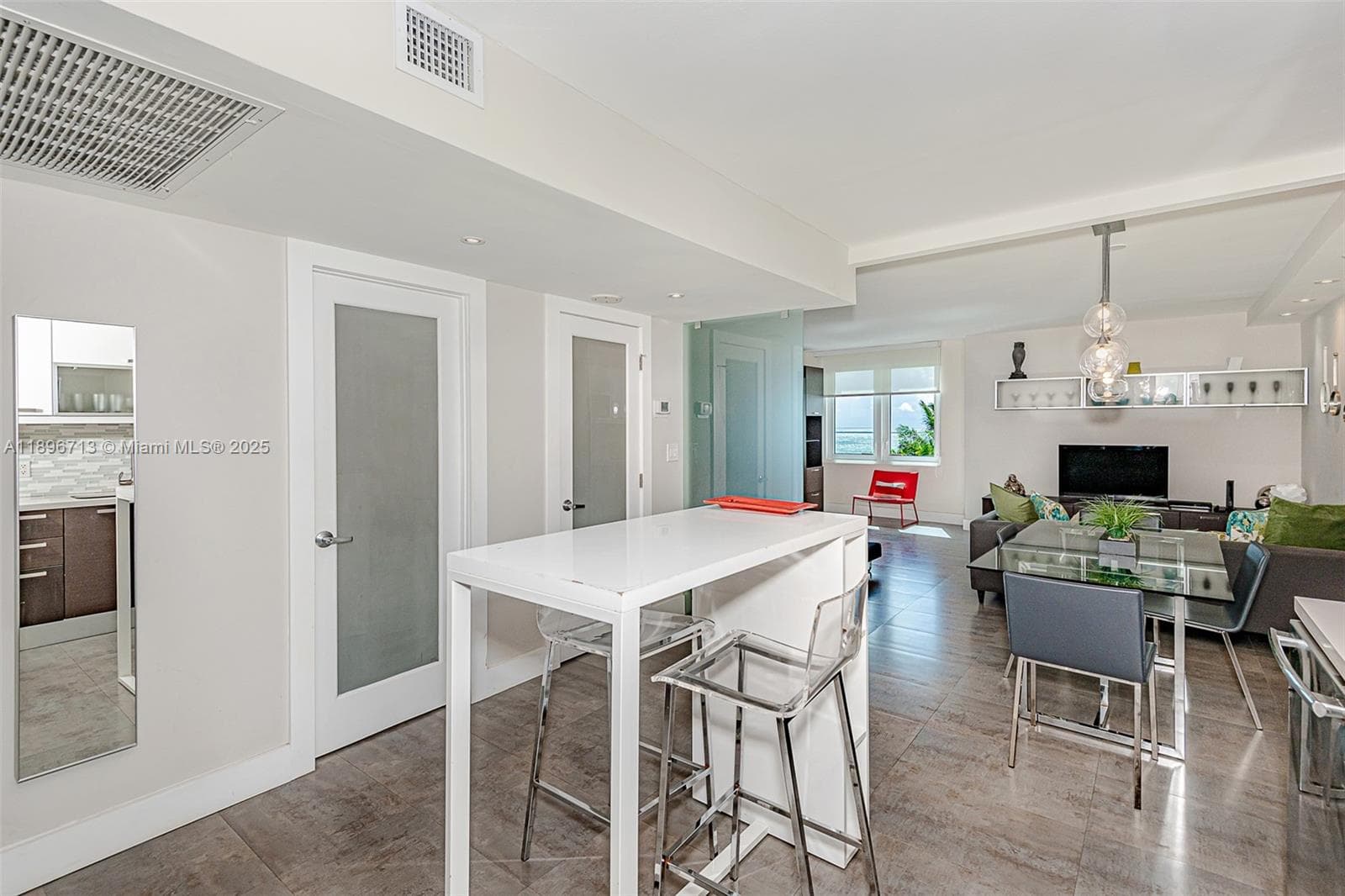 A11896713 — Miami Beach — 2