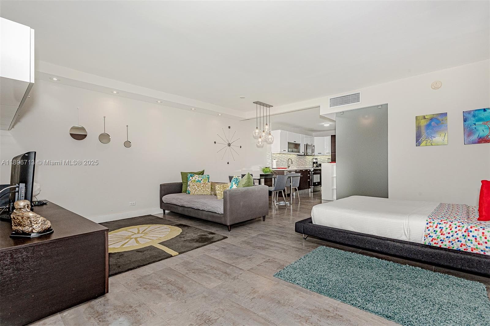 A11896713 — Miami Beach — 9