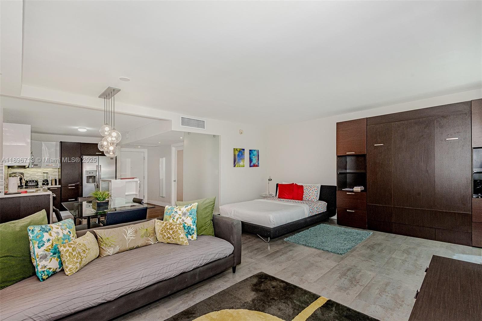 A11896713 — Miami Beach — 11