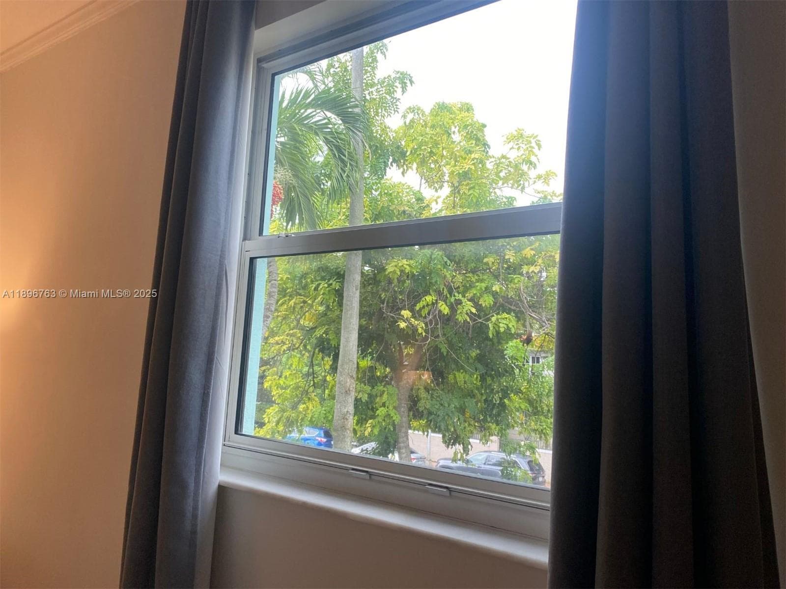 A11896763 — Miami Beach — 17