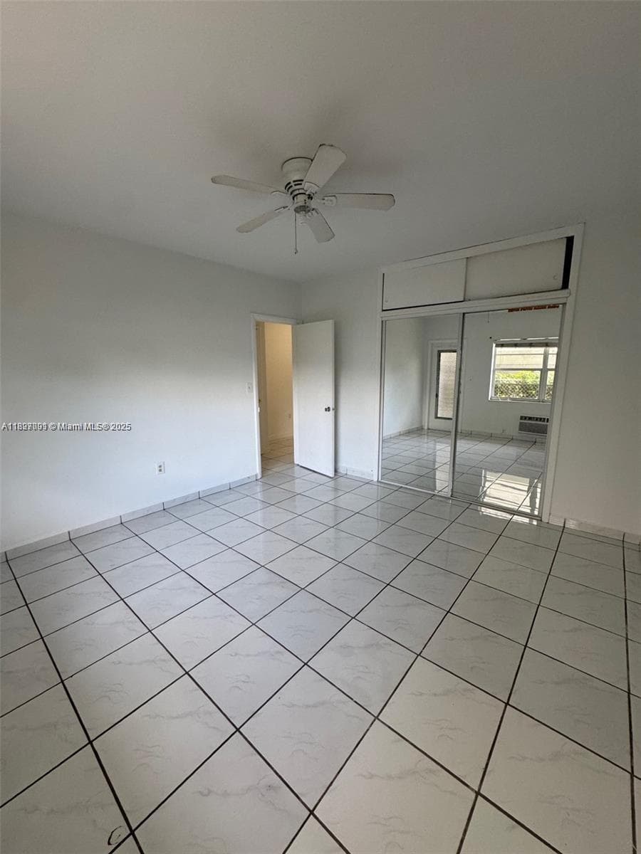 A11897091 — Miami Beach — 12