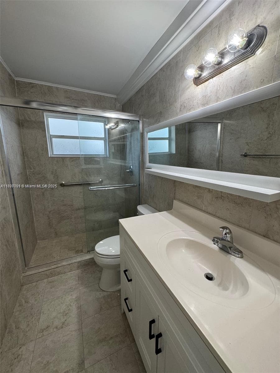 A11897091 — Miami Beach — 10