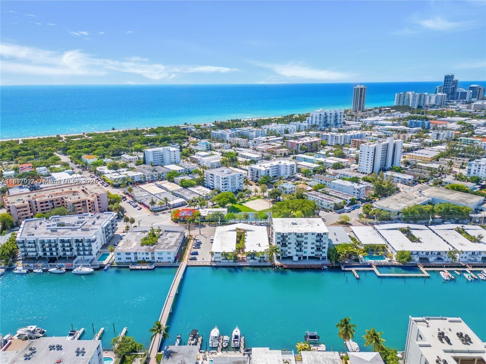 A11897092 — Miami Beach — 26
