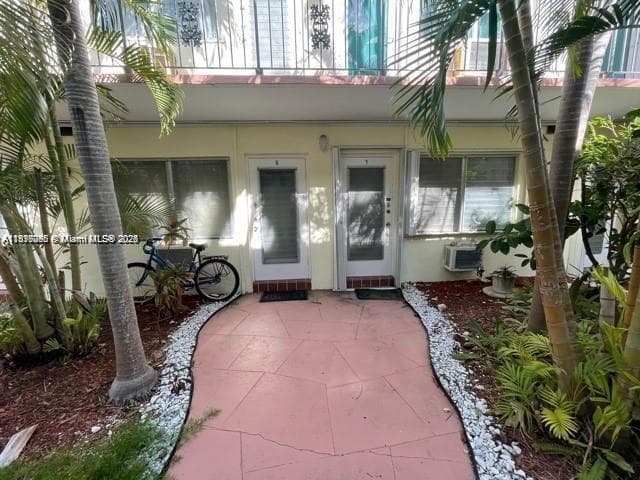 A11897092 — Miami Beach — 3