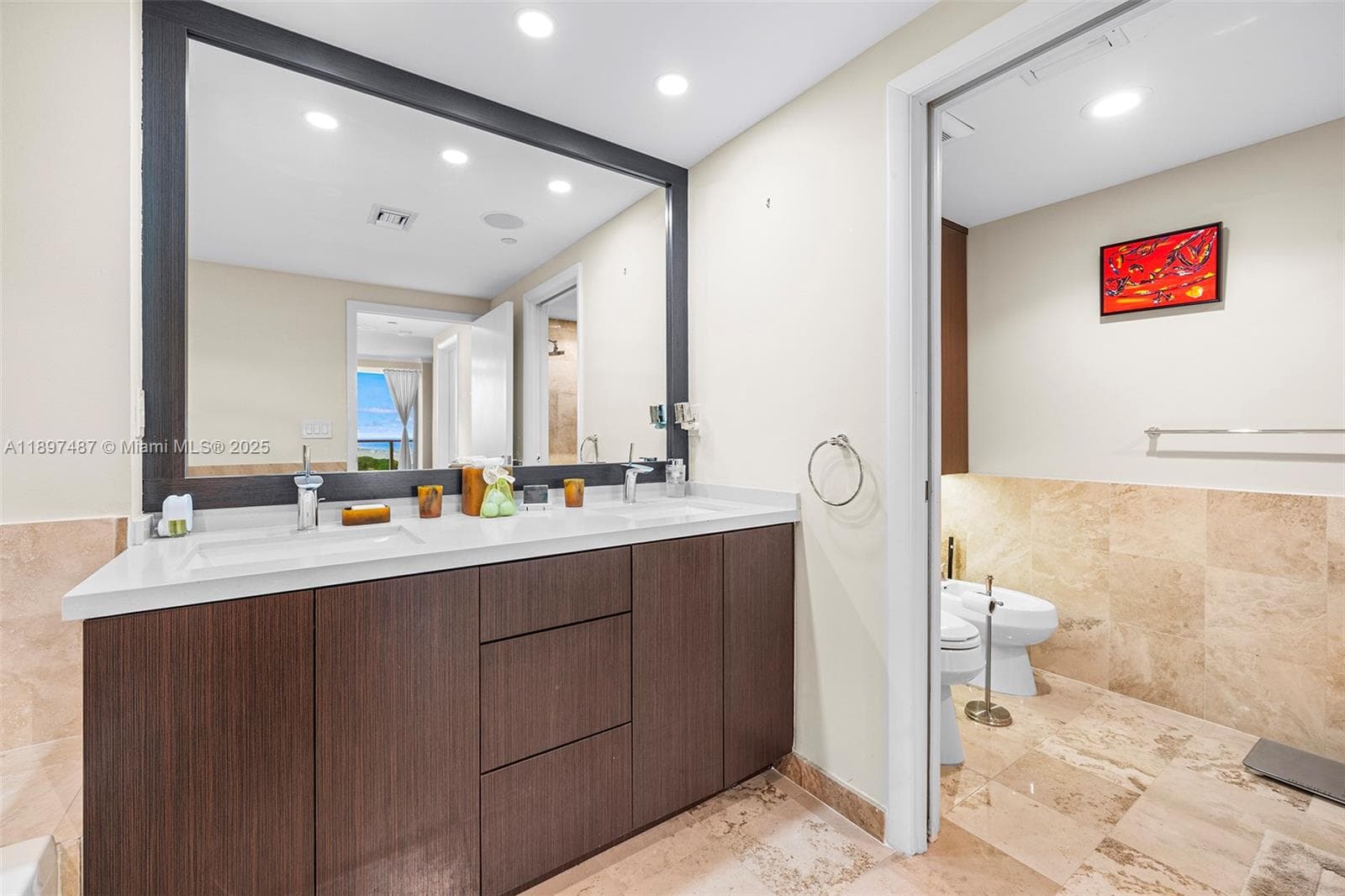 A11897487 — Miami Beach — 23