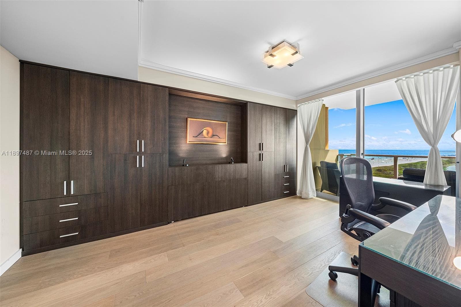 A11897487 — Miami Beach — 27