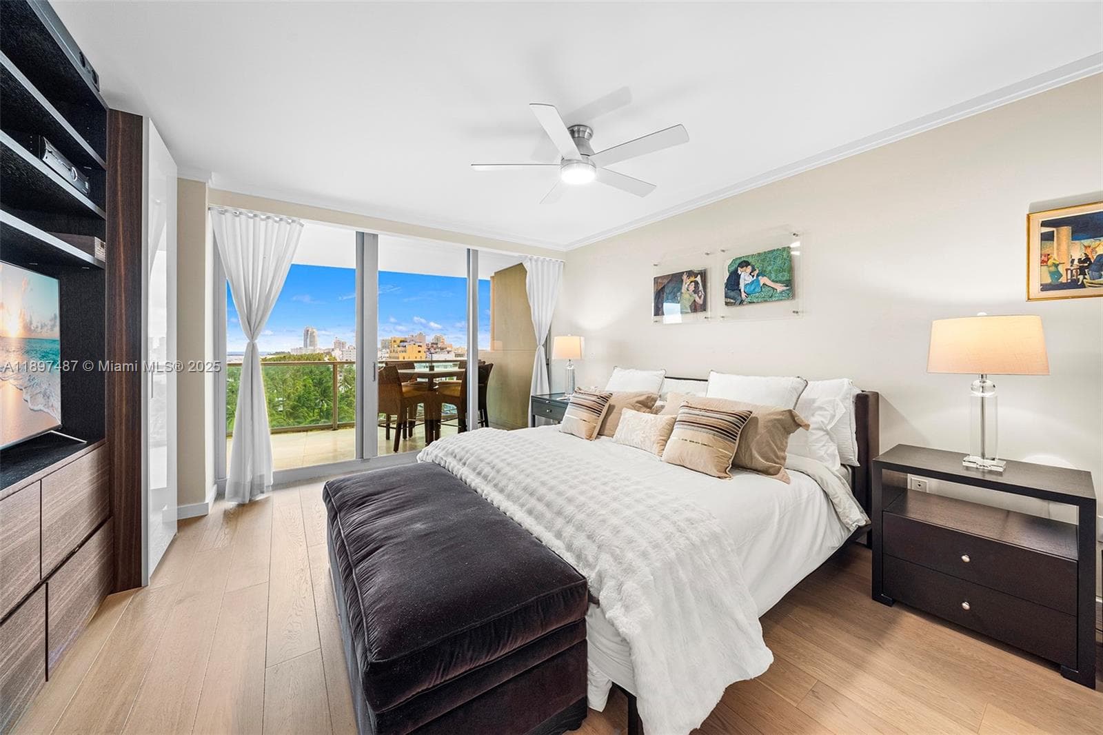 A11897487 — Miami Beach — 17