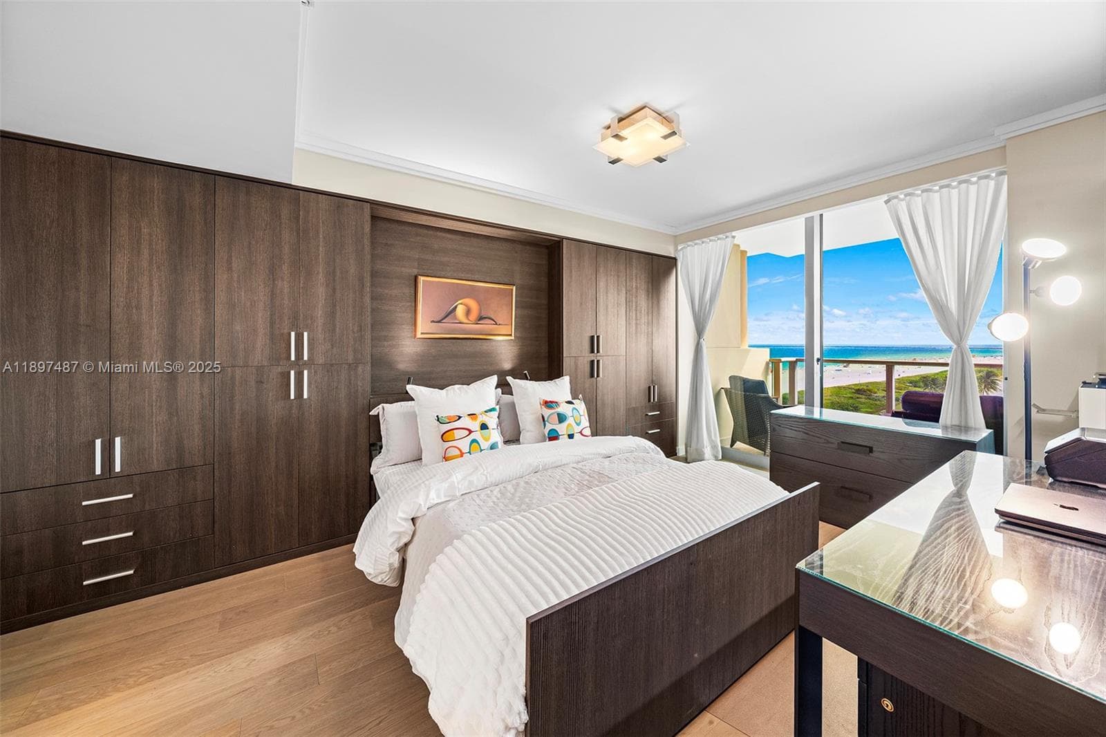 A11897487 — Miami Beach — 26