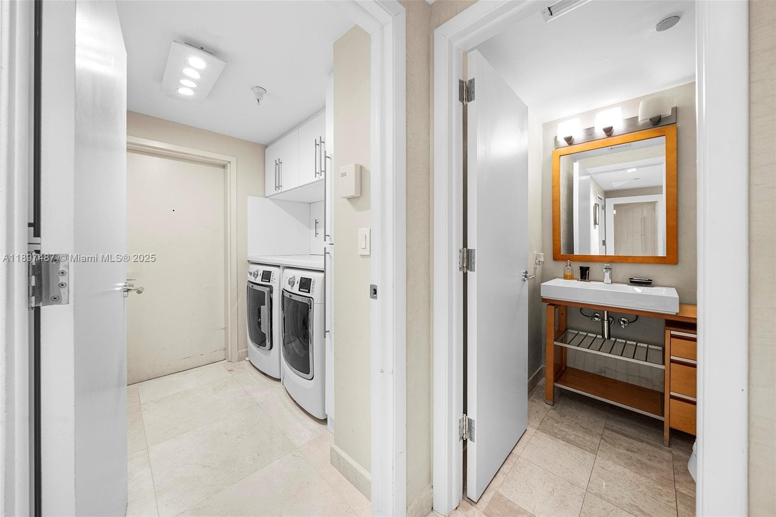 A11897487 — Miami Beach — 32