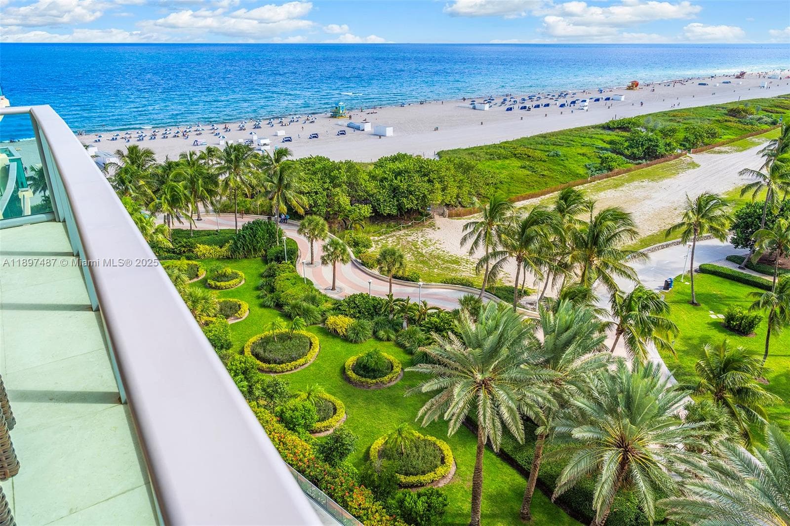 A11897487 — Miami Beach