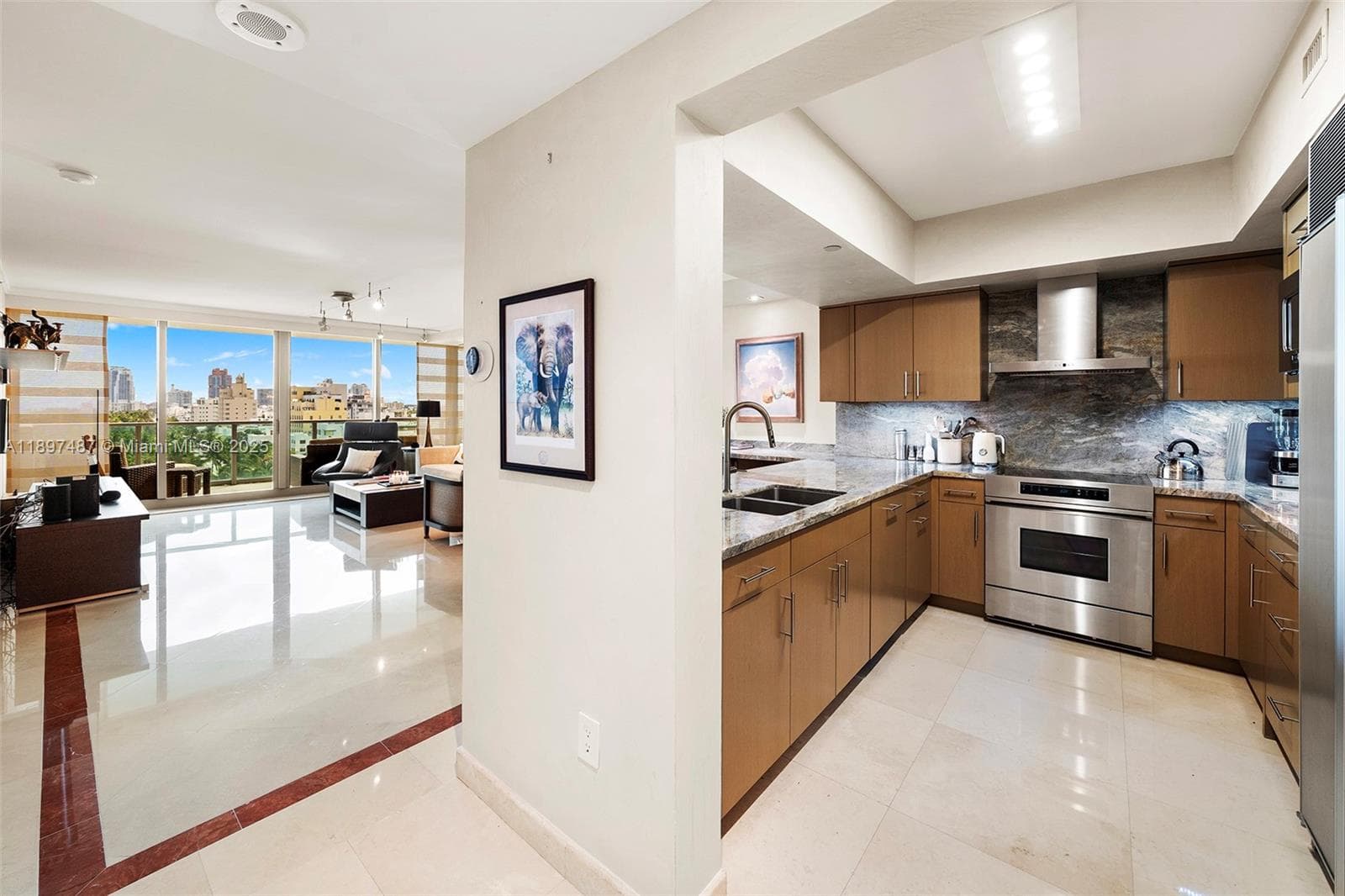 A11897487 — Miami Beach — 15