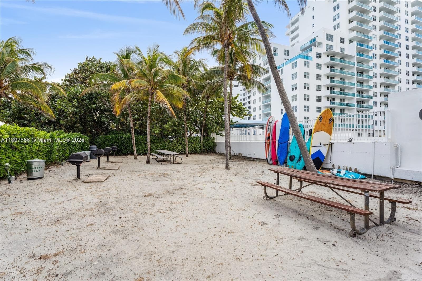 A11897786 — Miami Beach — 26
