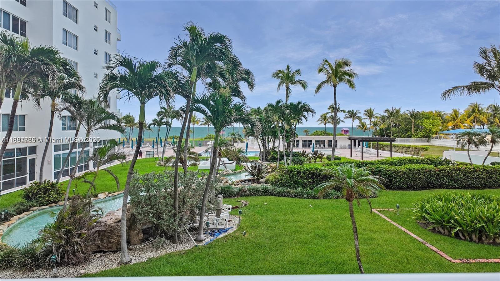 A11897786 — Miami Beach — 33