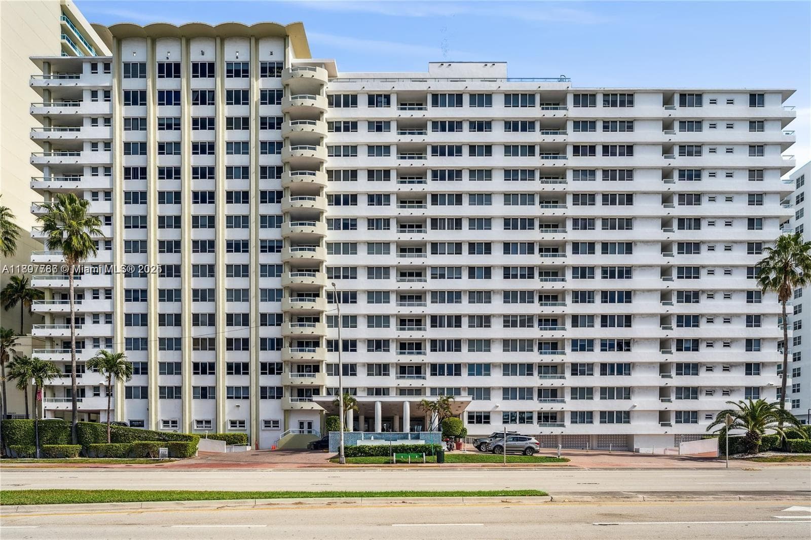 A11897786 — Miami Beach — 18
