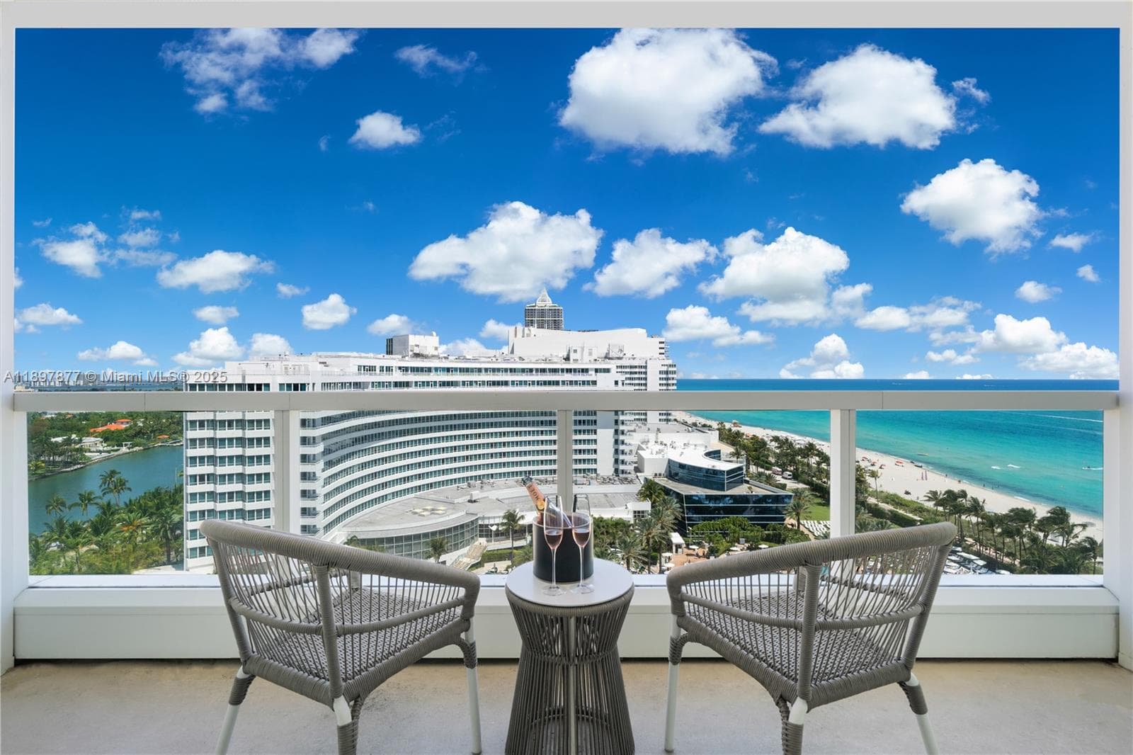 A11897877 — Miami Beach