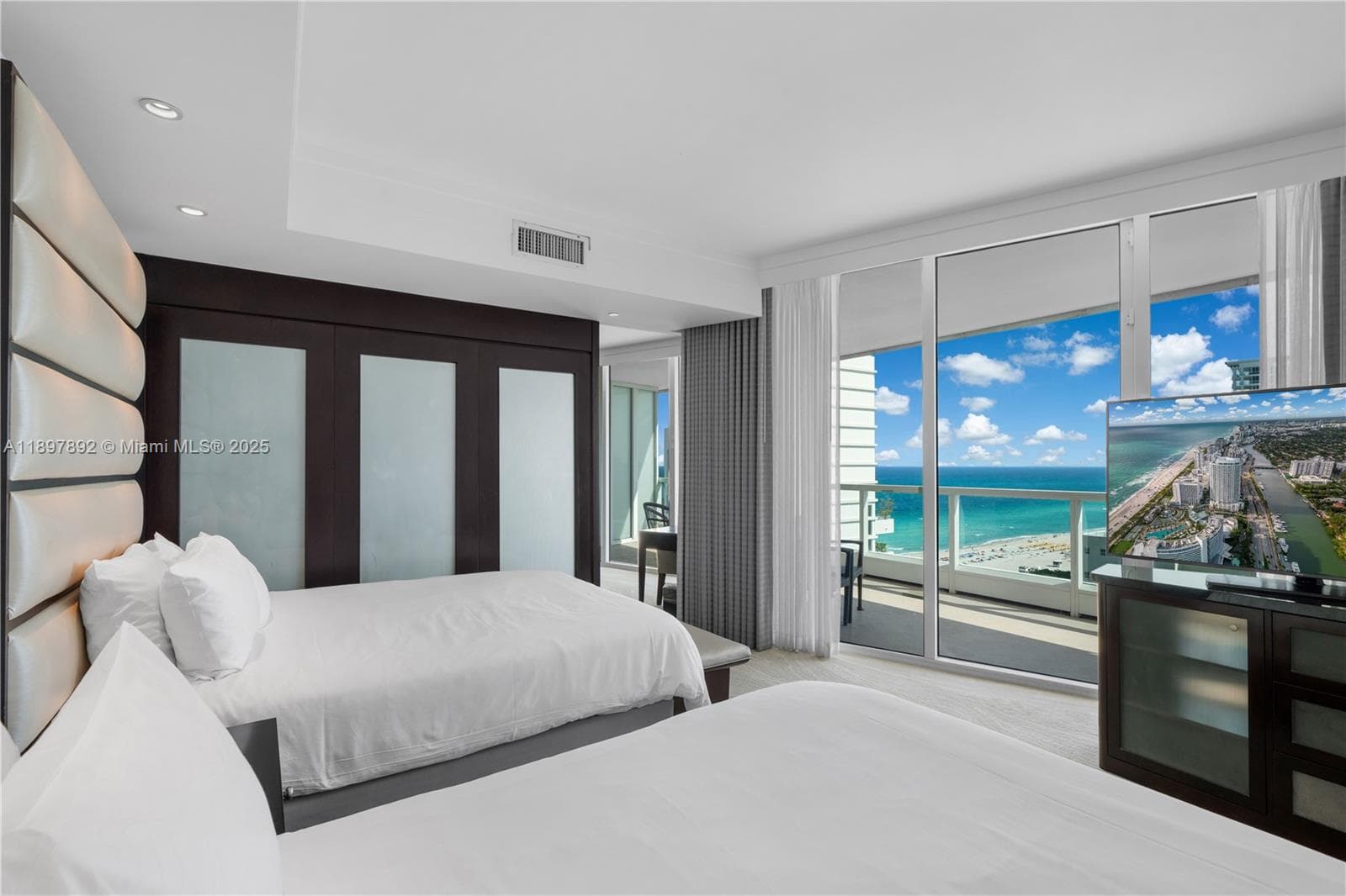 A11897892 — Miami Beach — 4
