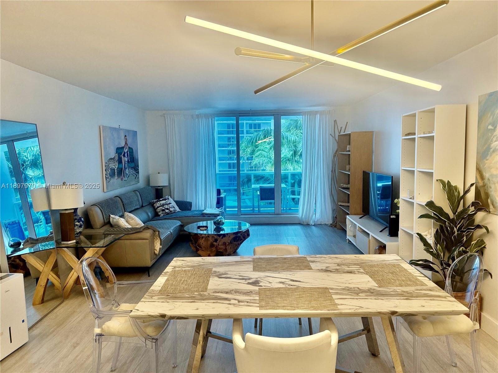 A11897970 — Miami Beach — 2