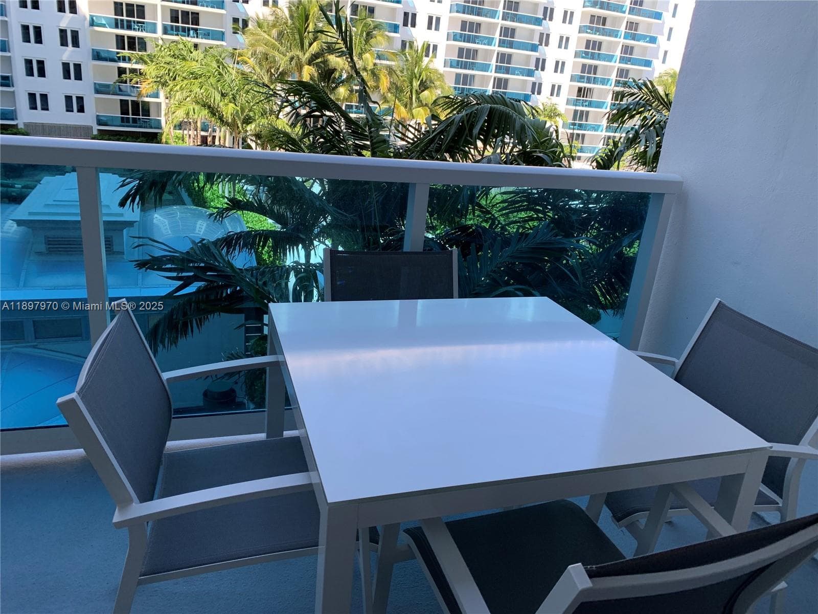 A11897970 — Miami Beach — 12