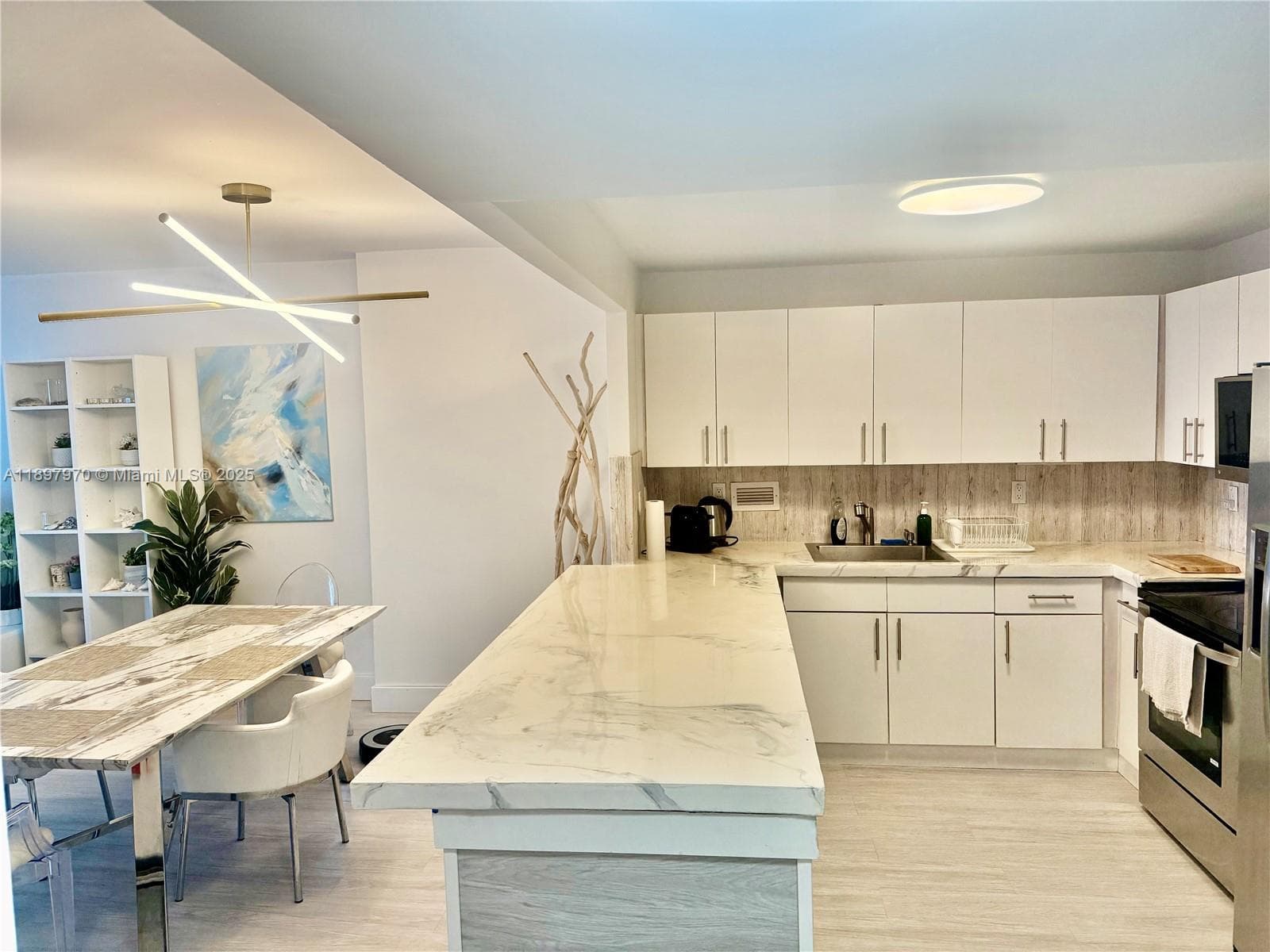 A11897970 — Miami Beach — 3