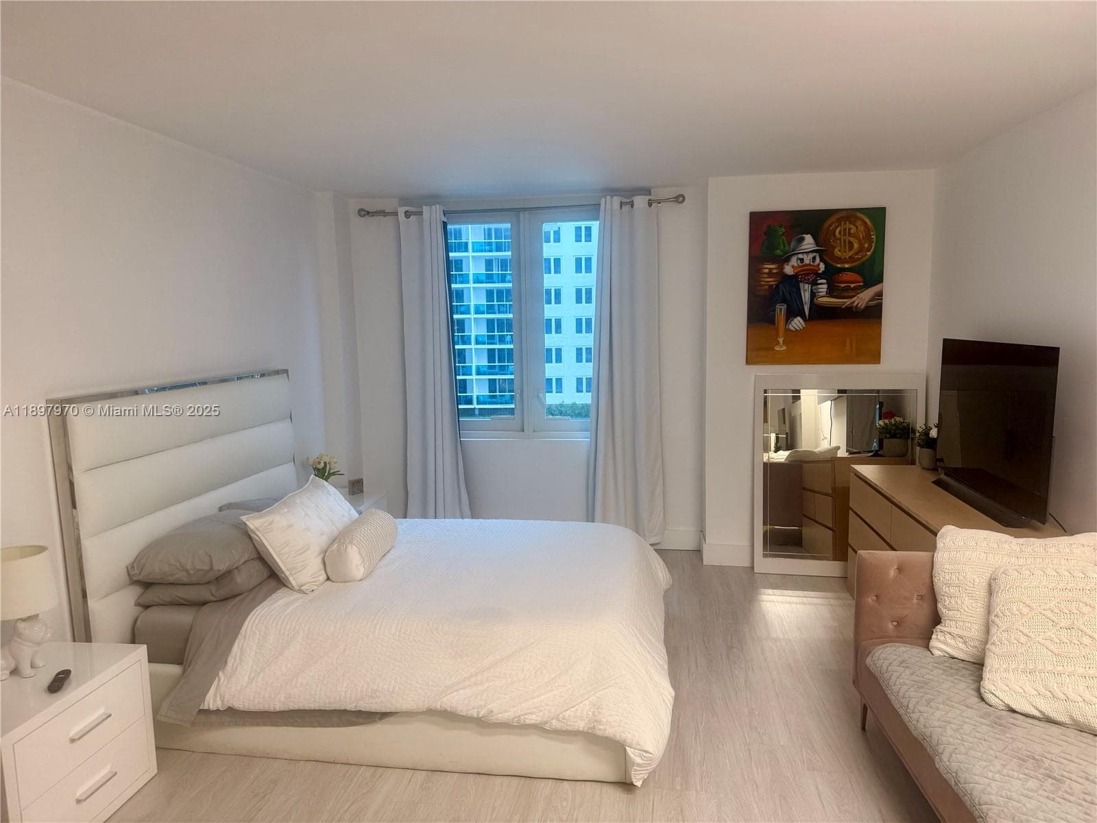 A11897970 — Miami Beach — 5