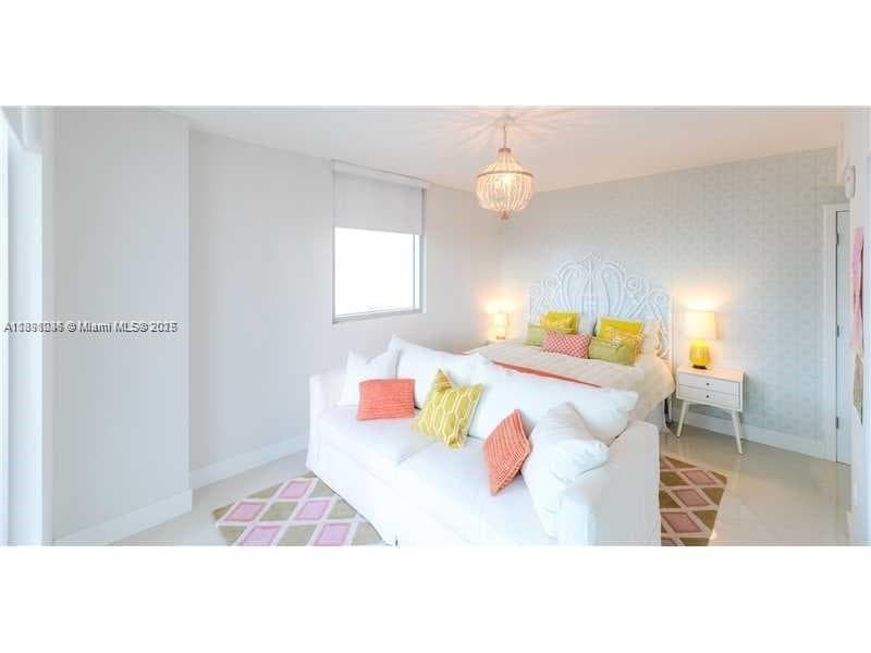 A11898036 — Miami Beach — 16