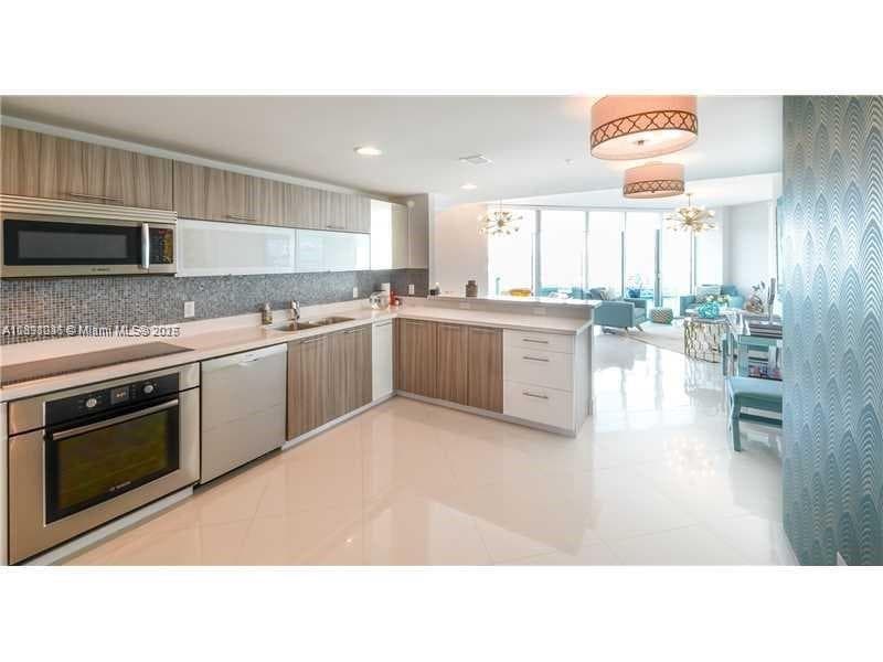 A11898036 — Miami Beach — 10