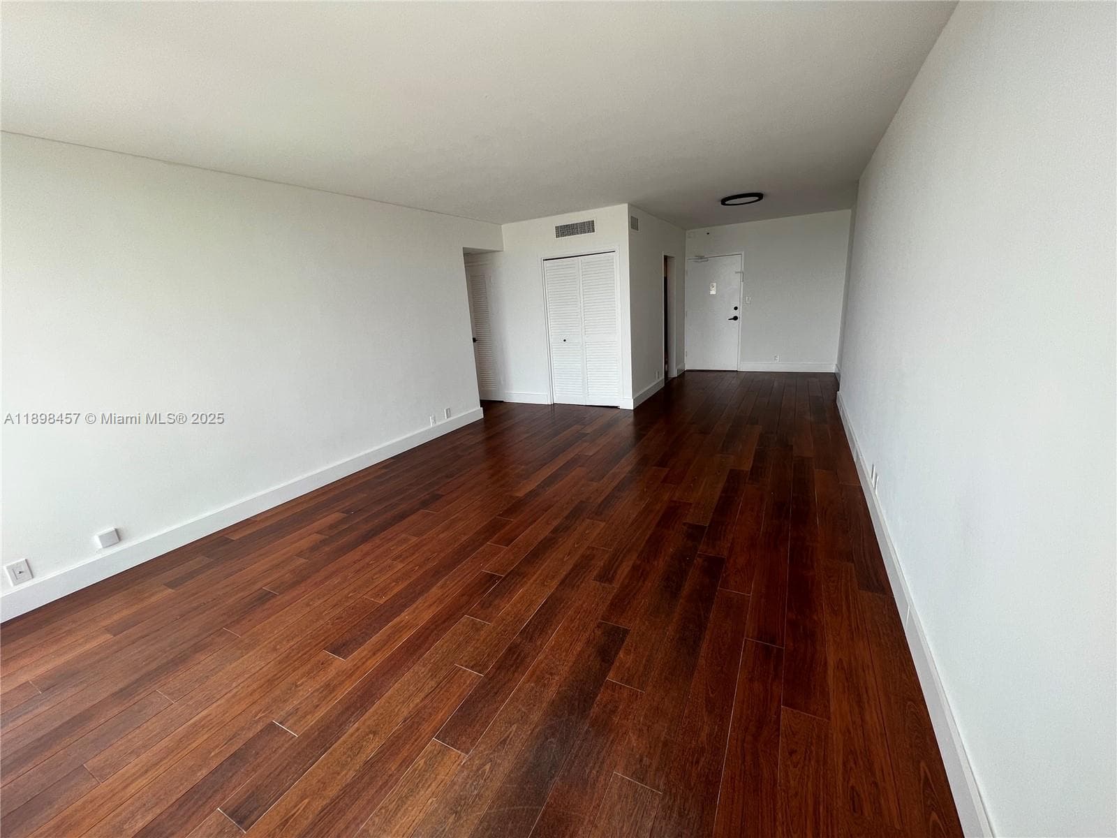 A11898457 — Miami Beach — 6