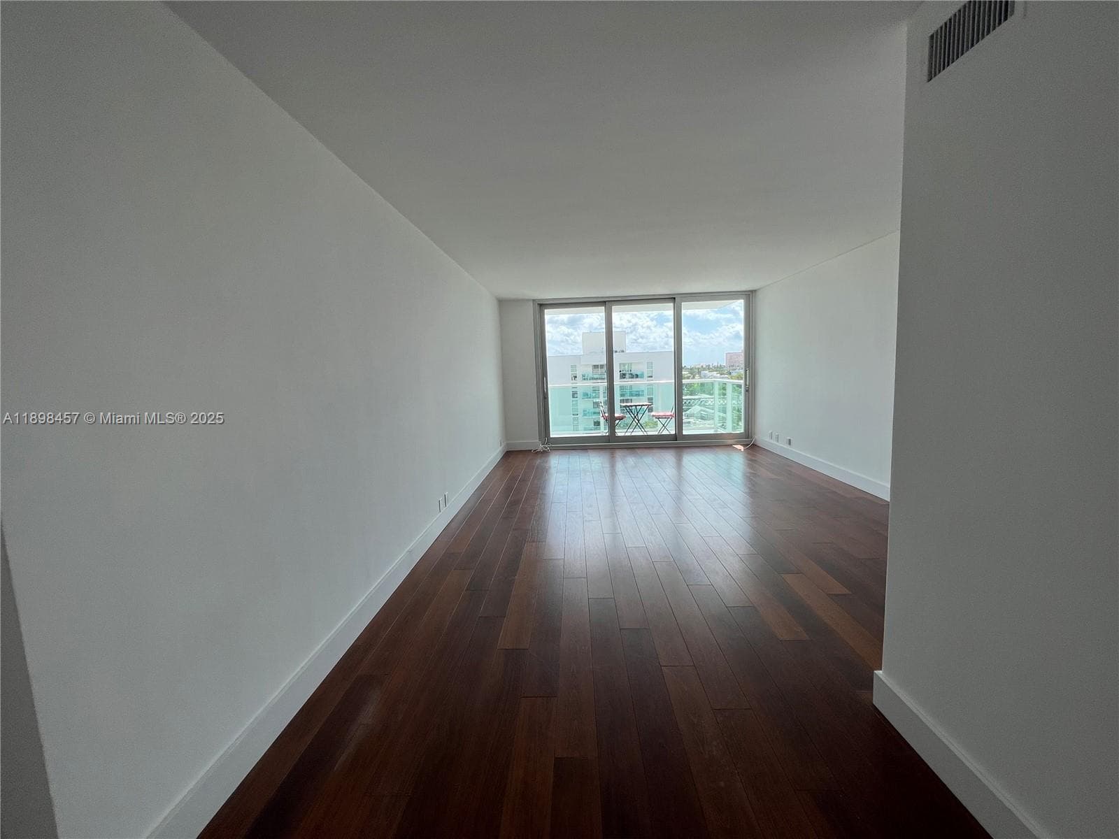 A11898457 — Miami Beach — 5