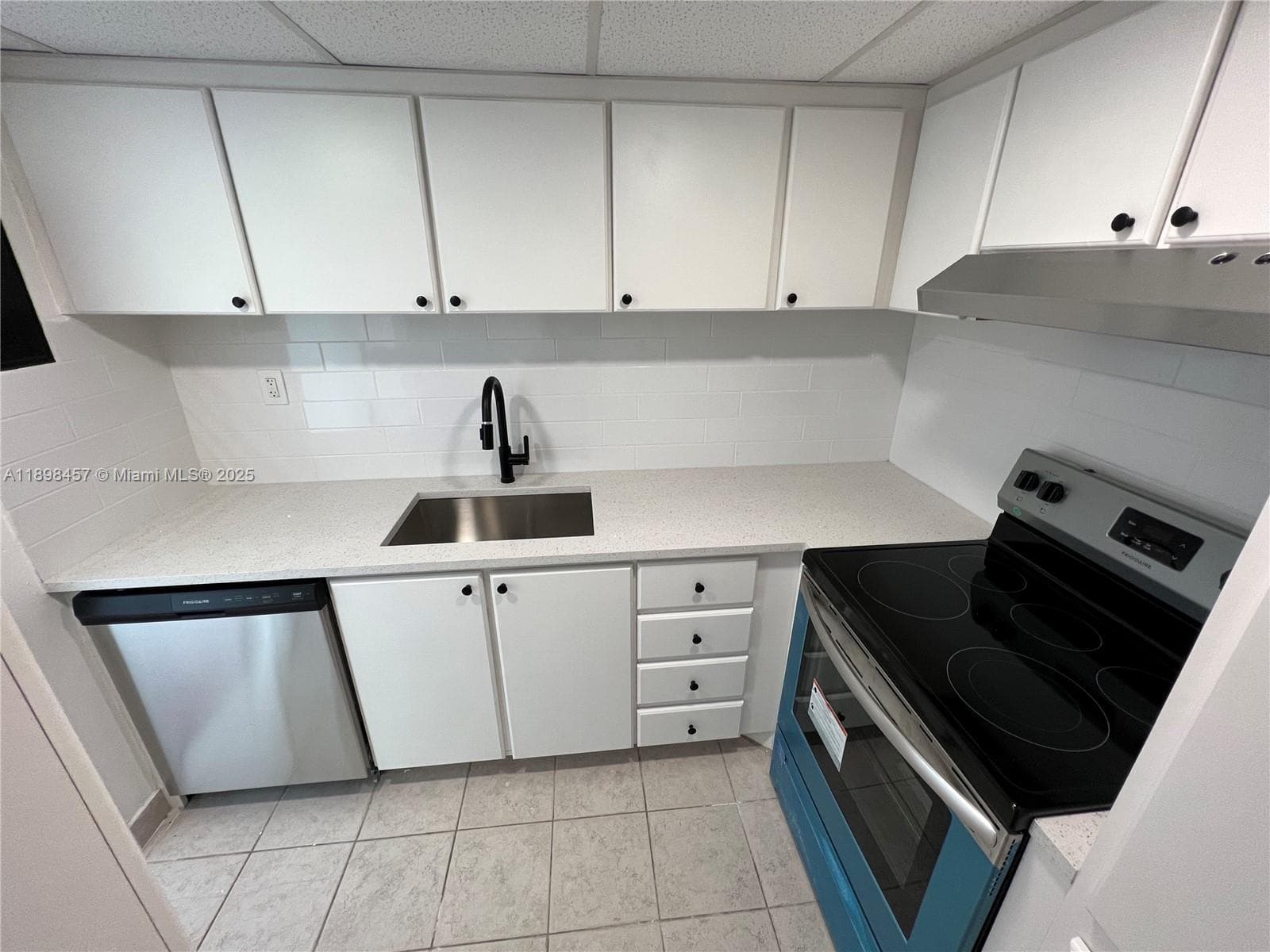 A11898457 — Miami Beach — 8