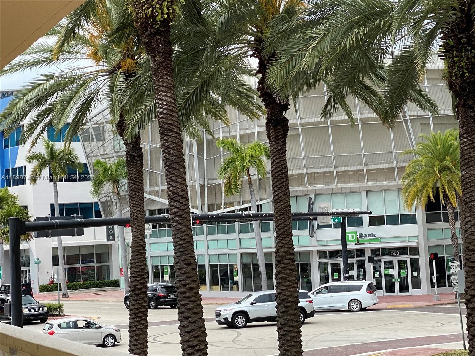 A11898728 — Miami Beach — 17
