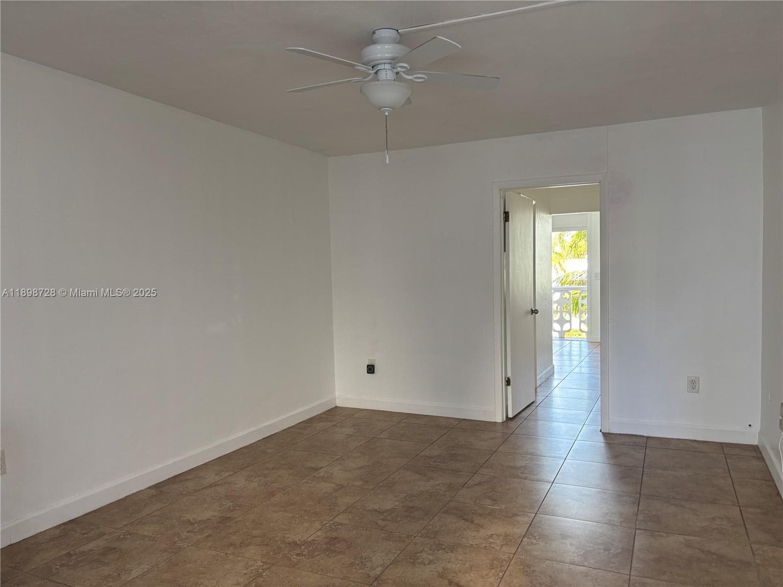 A11898728 — Miami Beach — 7