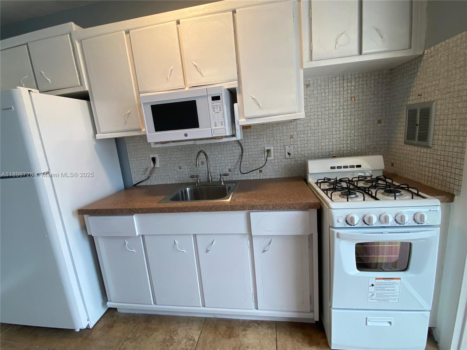A11898728 — Miami Beach — 24