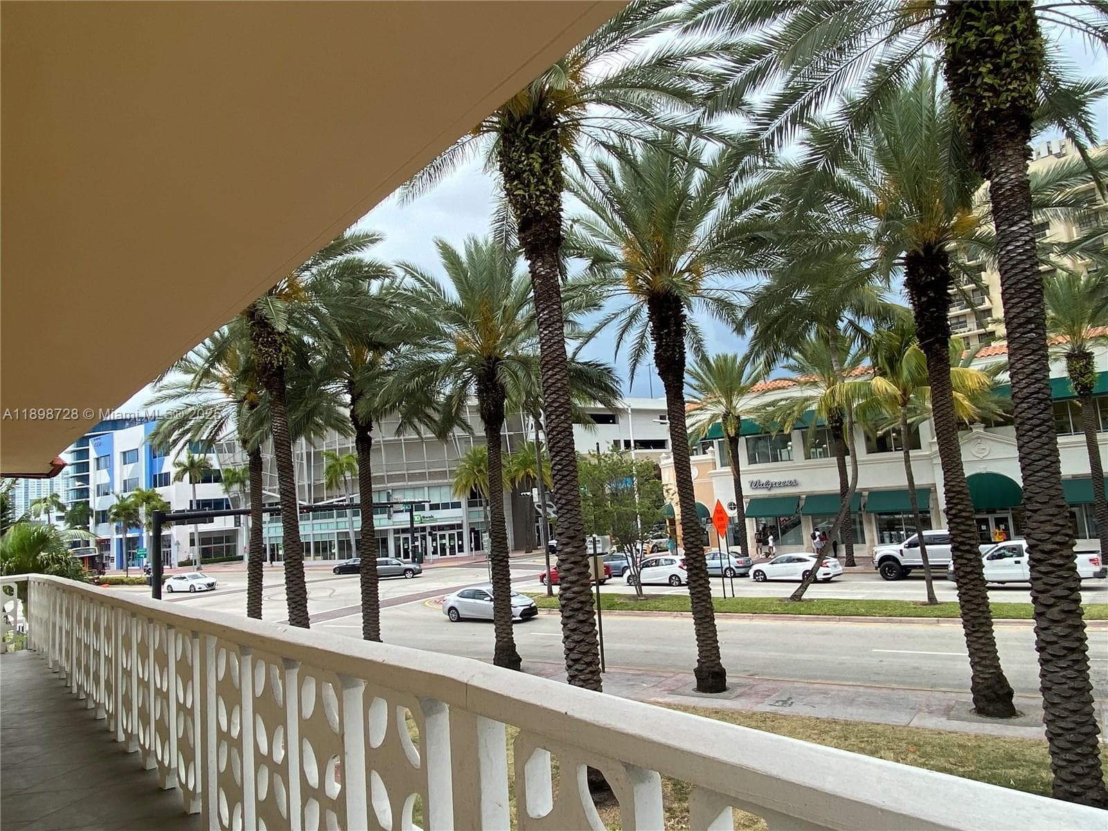 A11898728 — Miami Beach — 18