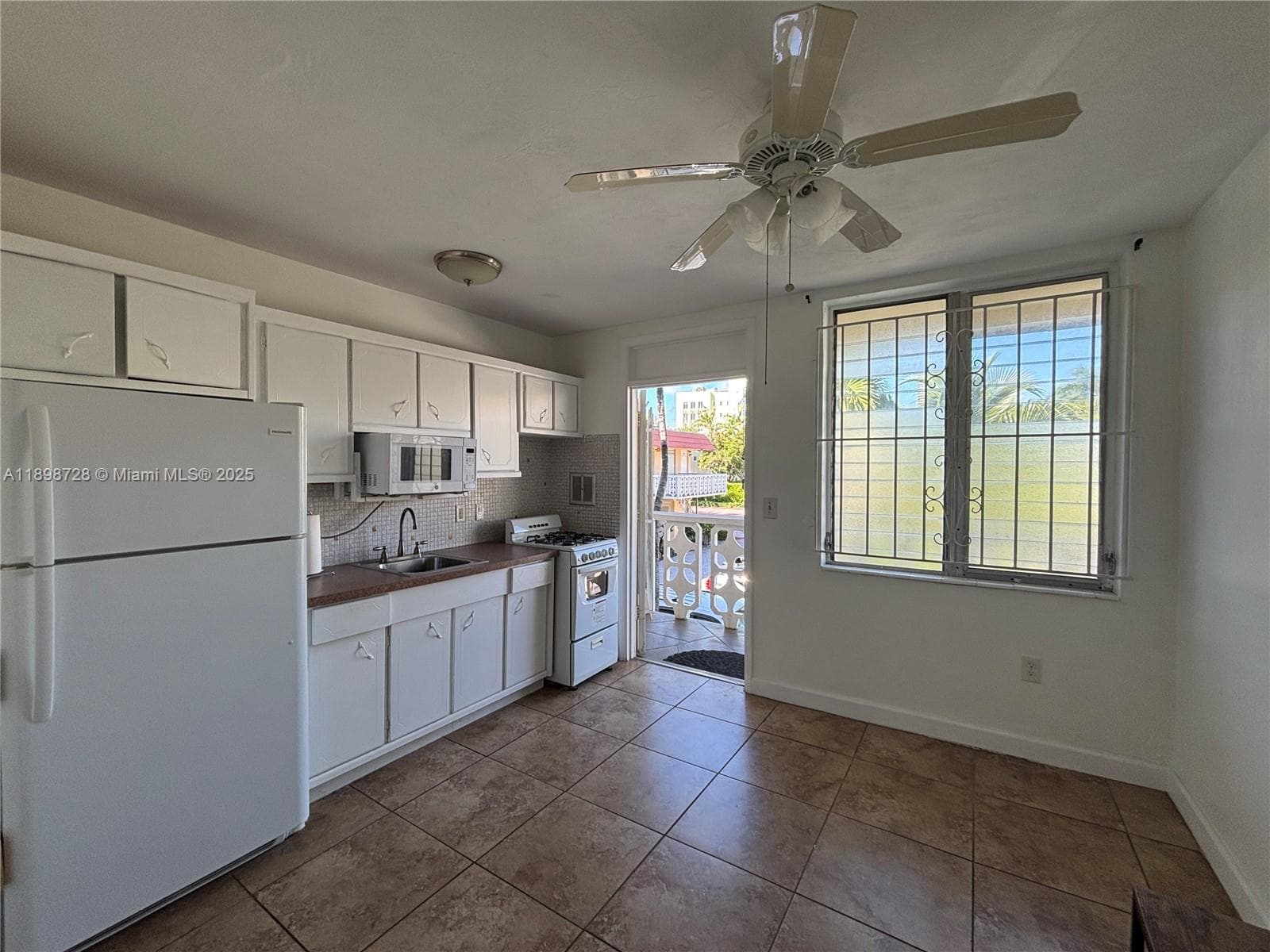 A11898728 — Miami Beach — 29