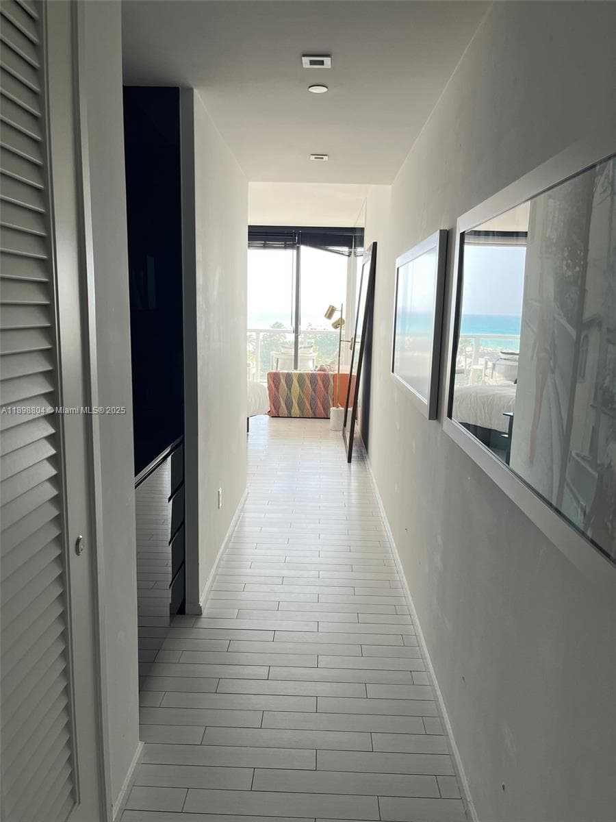 A11898804 — Miami Beach — 9