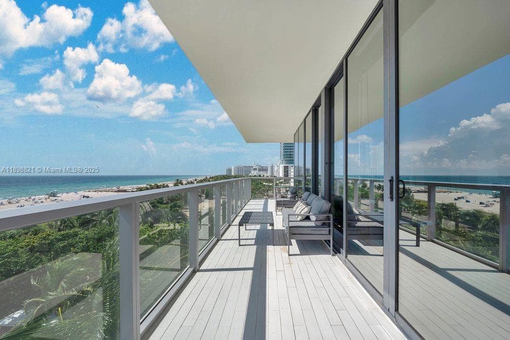 A11898821 — Miami Beach — 2