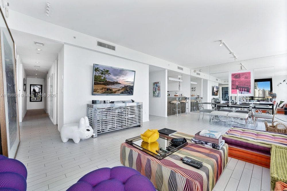 A11898821 — Miami Beach — 6
