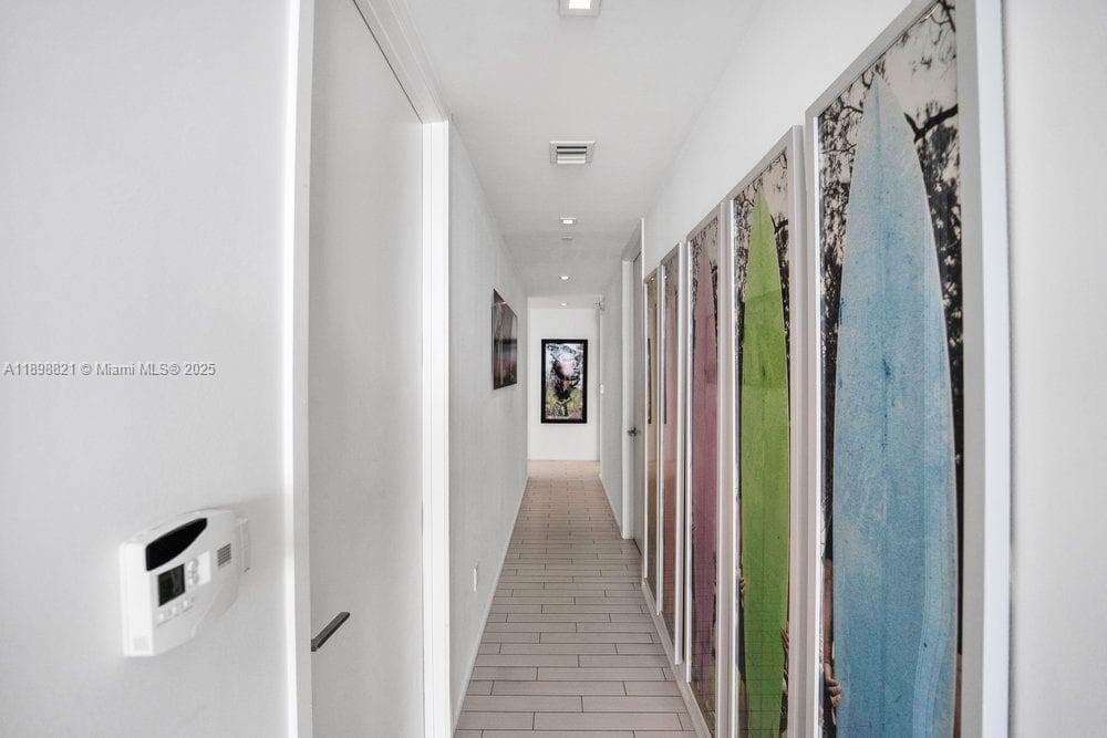 A11898821 — Miami Beach — 7