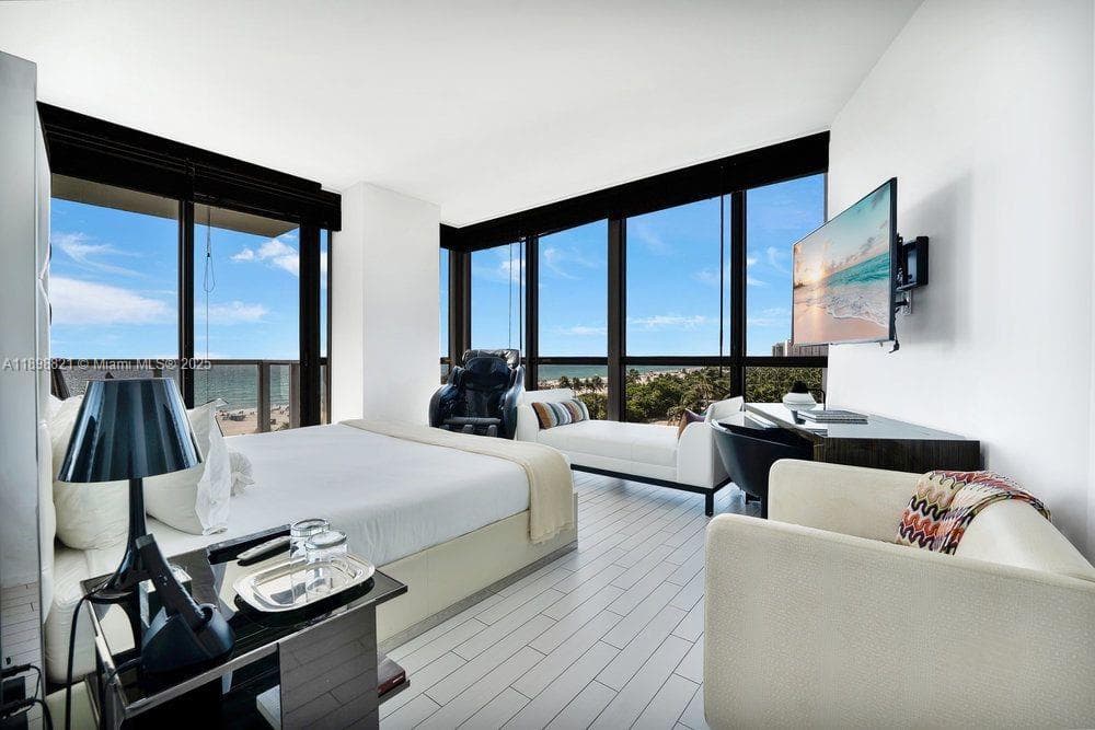A11898821 — Miami Beach — 18