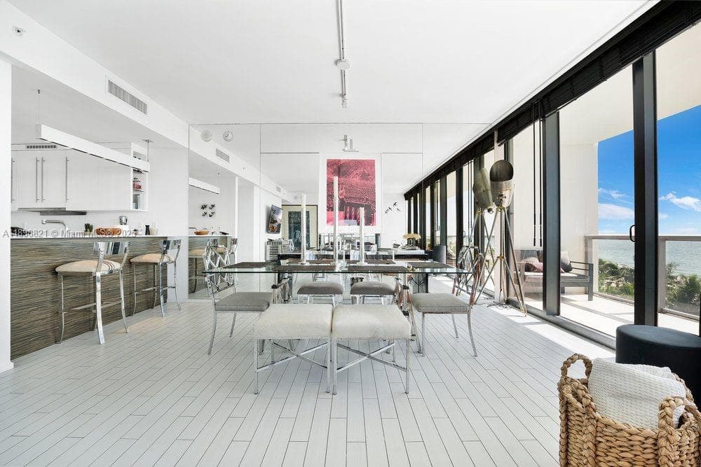 A11898821 — Miami Beach — 8
