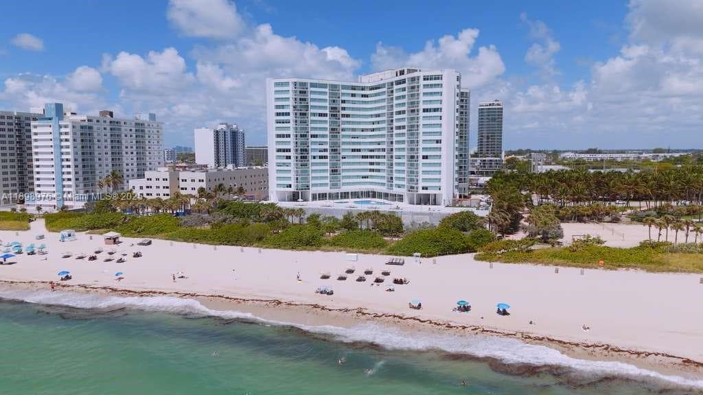 A11898976 — Miami Beach