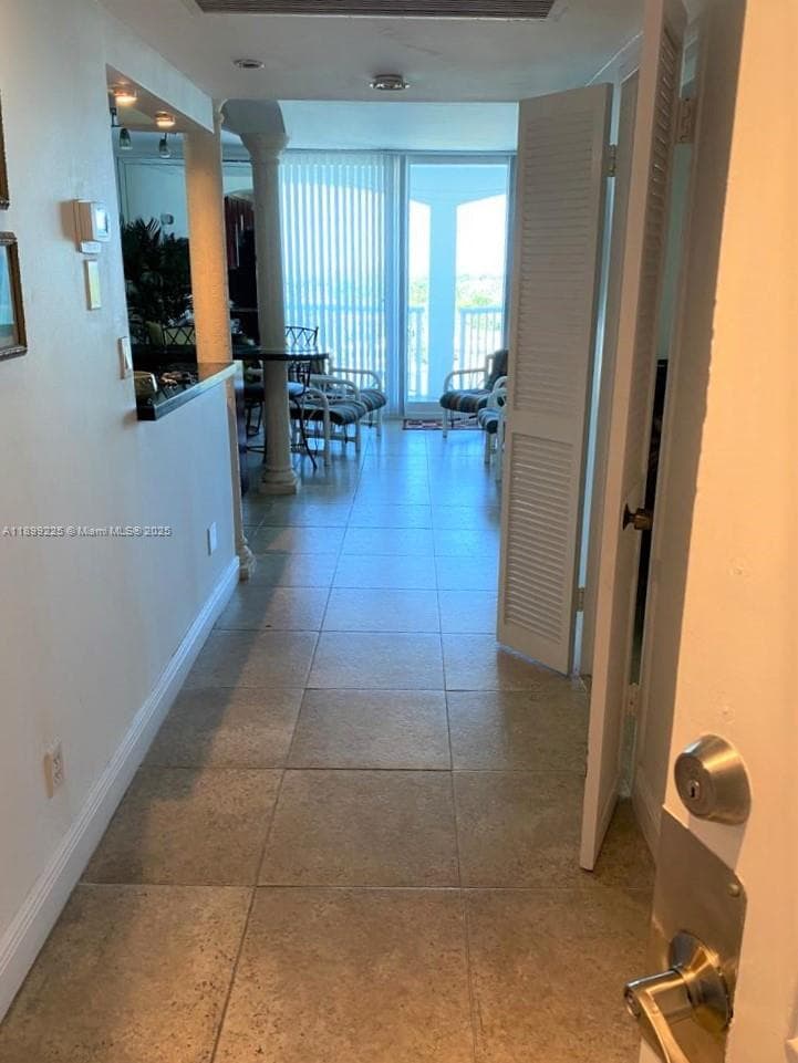 A11899225 — Miami Beach — 17