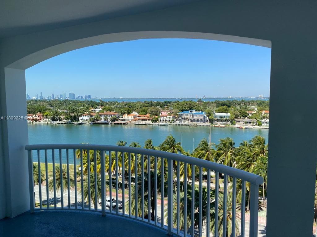 A11899225 — Miami Beach — 24