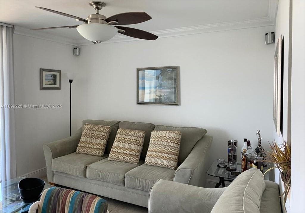 A11899225 — Miami Beach — 18