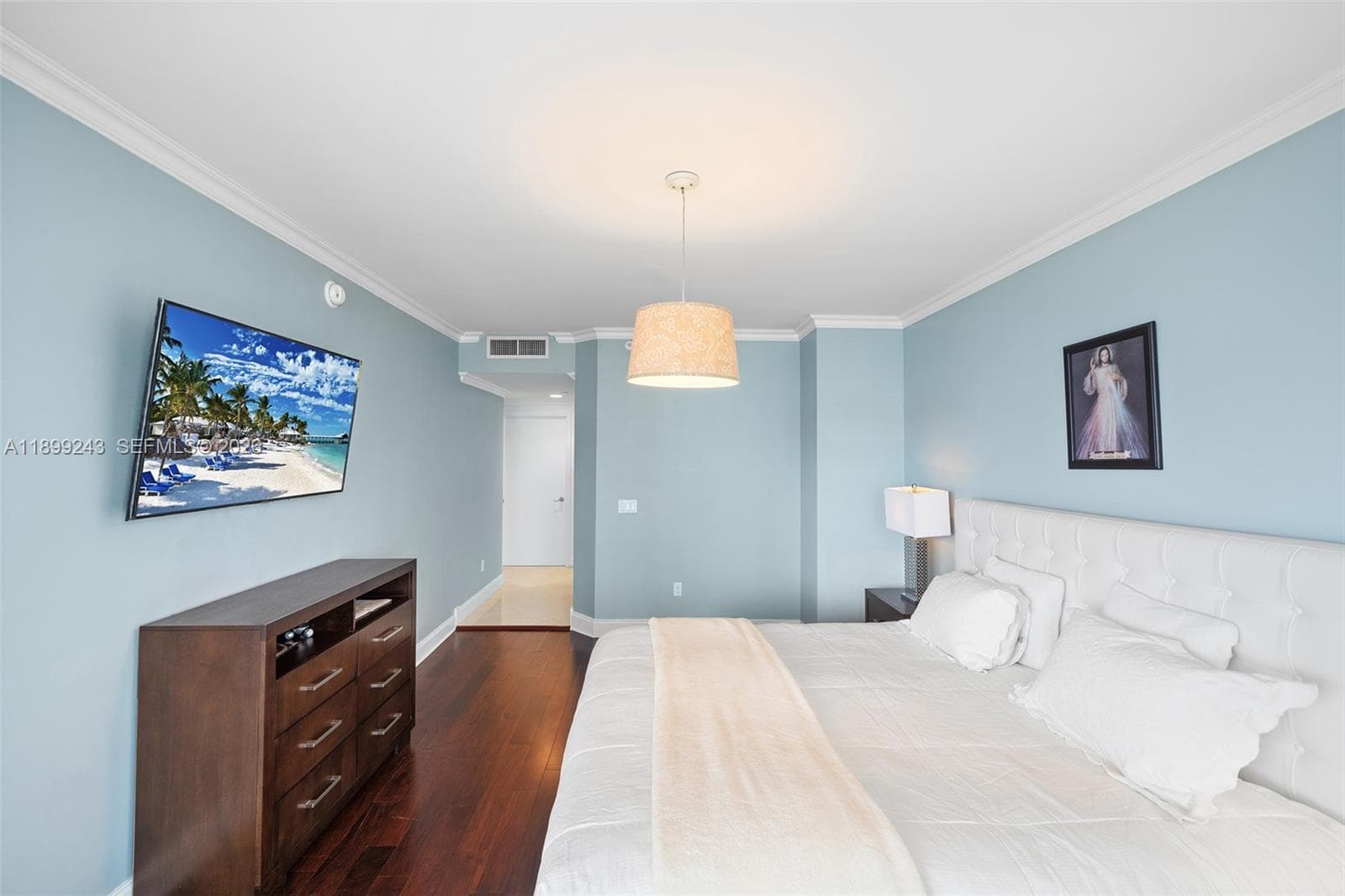 A11899243 — Miami Beach — 16