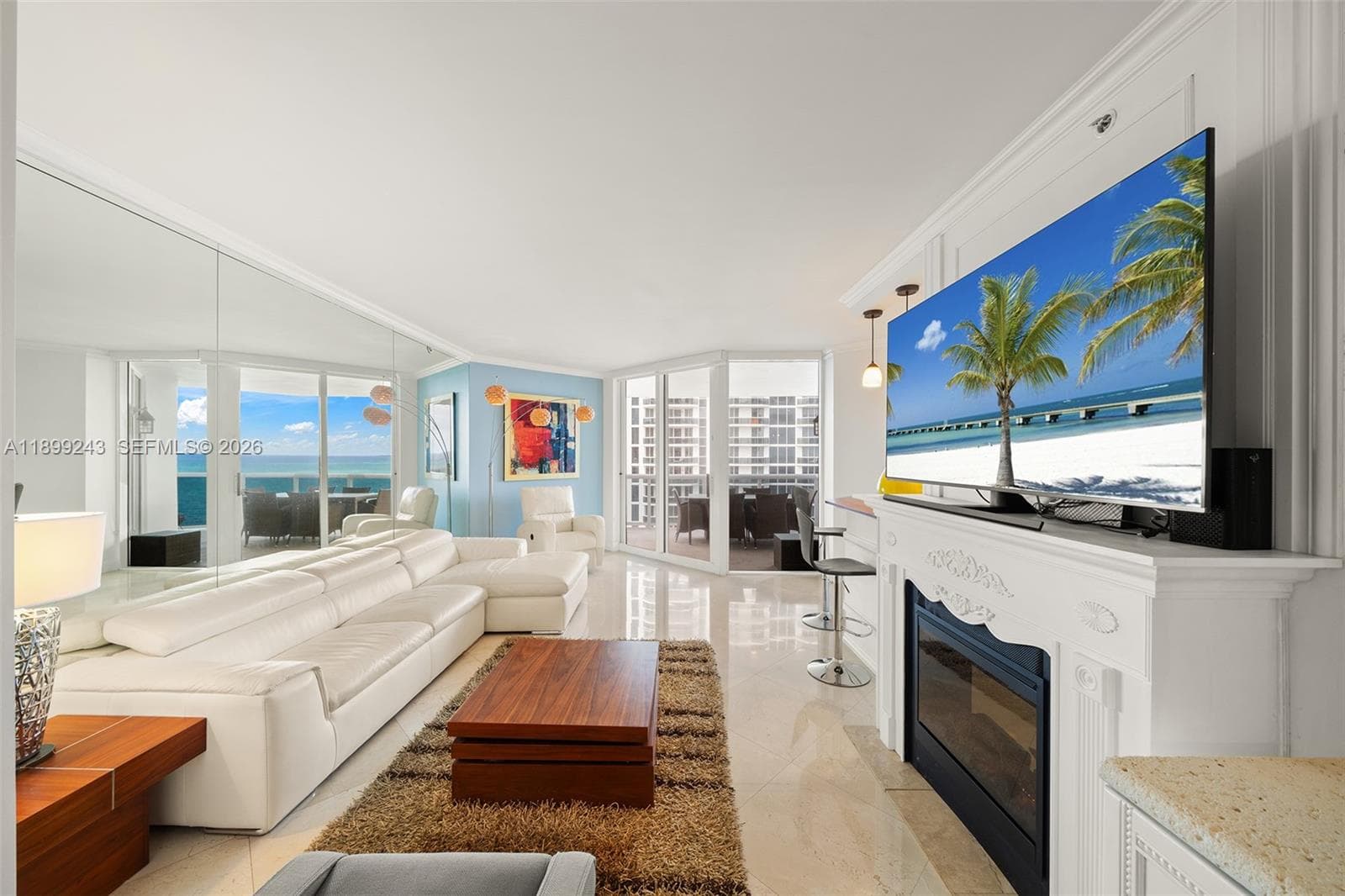 A11899243 — Miami Beach